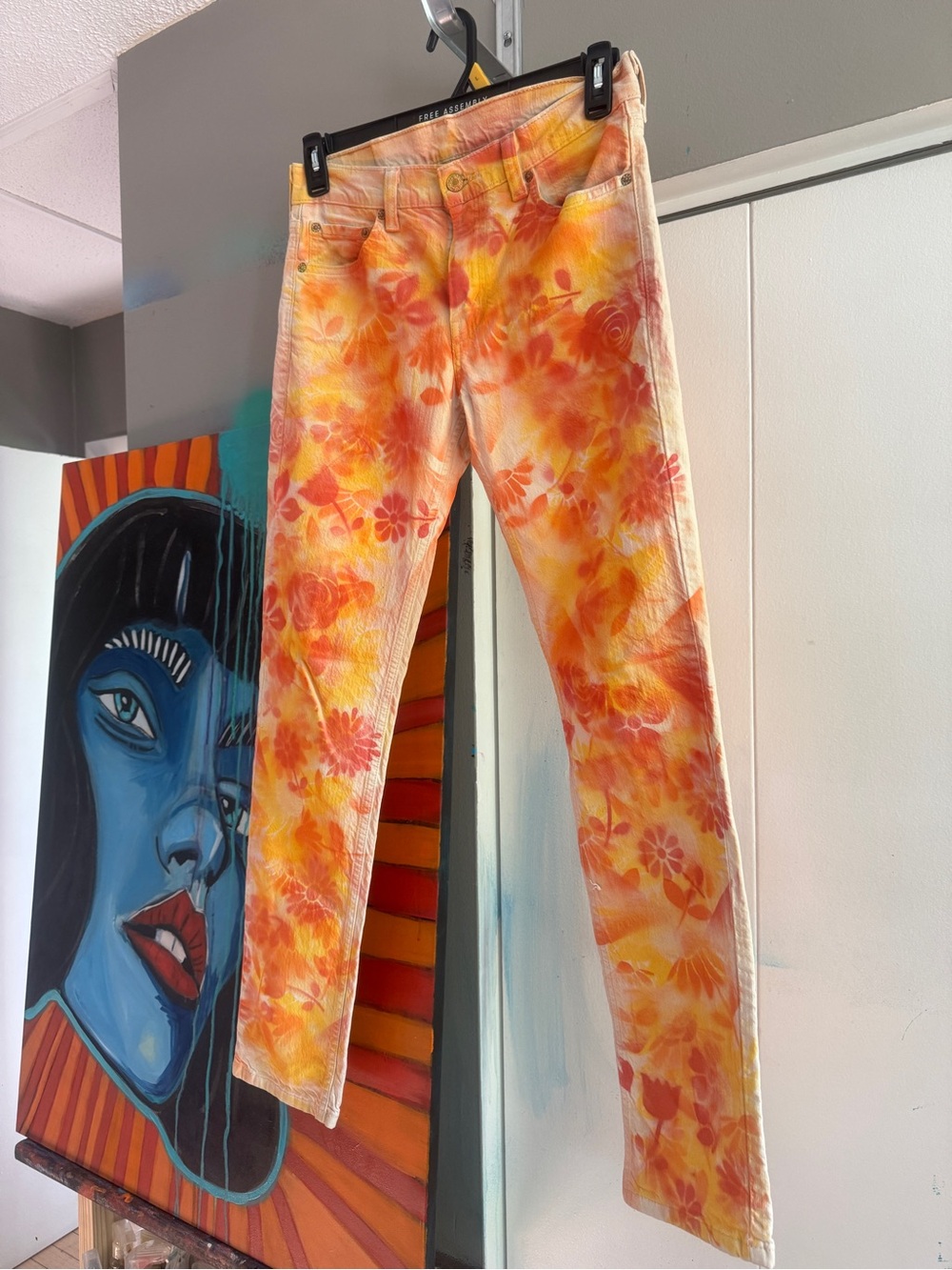 Hand Painted Upcycled Levi’s Floral Jeans Fall Vibe Size 30 - Picture 3 of 14